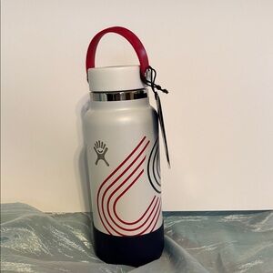 USA 32oz. Hydro Flask Limited Edition
